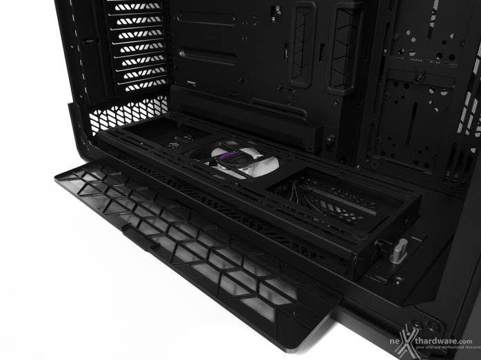 Cooler Master HAF 700 3. Interno 4