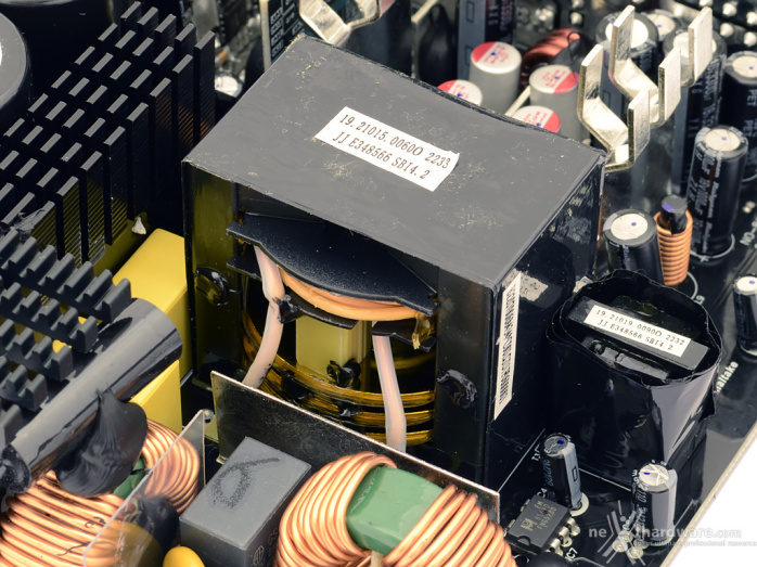 Thermaltake Toughpower GF3 1650W Gold 5. Componentistica & Layout - Parte seconda 6