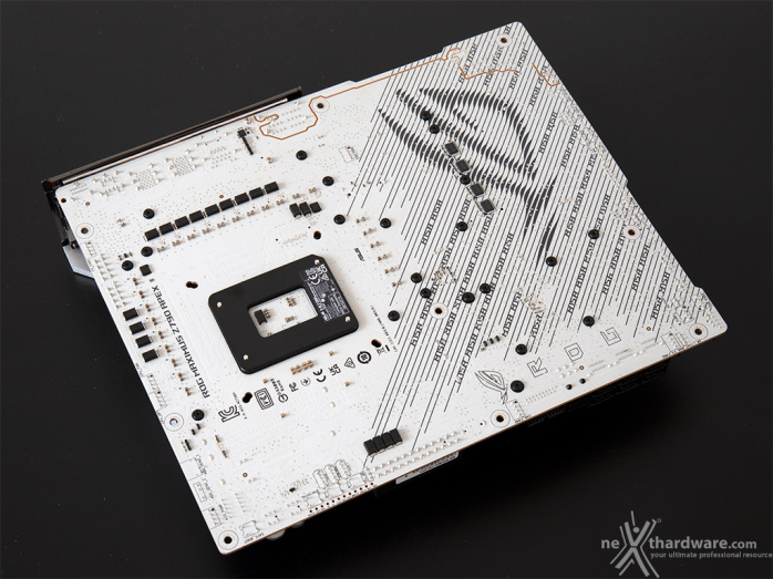 ASUS ROG MAXIMUS Z790 APEX 3. Vista da vicino 4