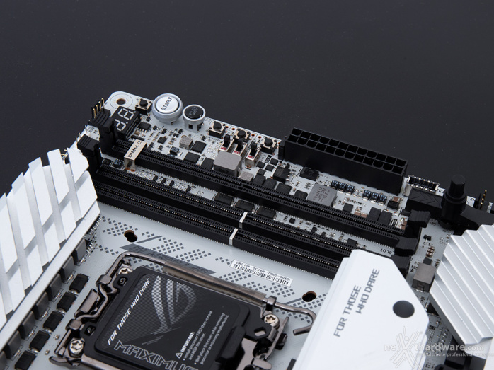 ASUS ROG MAXIMUS Z790 APEX 5. Connettività 4
