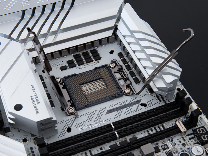 ASUS ROG MAXIMUS Z790 APEX 3. Vista da vicino 6
