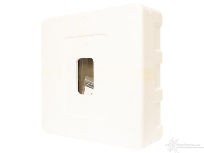 Thermaltake Core P3 TG Pro 1. Packaging & Bundle 3
