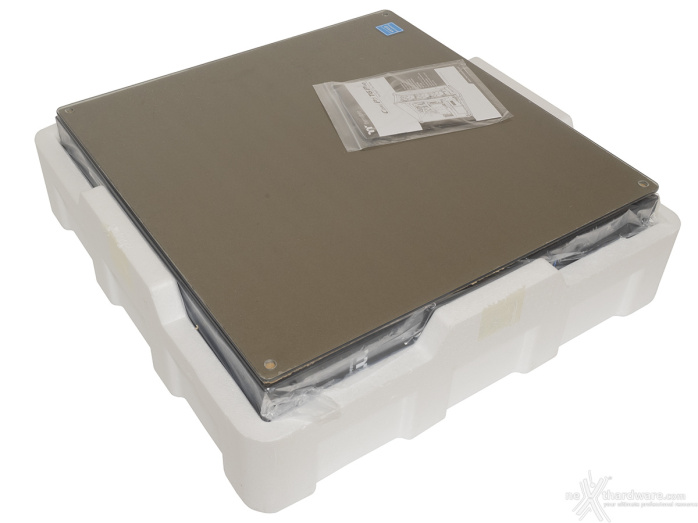 Thermaltake Core P3 TG Pro 1. Packaging & Bundle 4