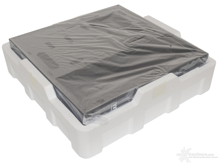 Thermaltake Core P3 TG Pro 1. Packaging & Bundle 5
