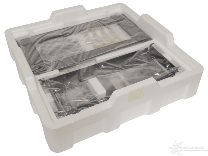 Thermaltake Core P3 TG Pro 1. Packaging & Bundle 6