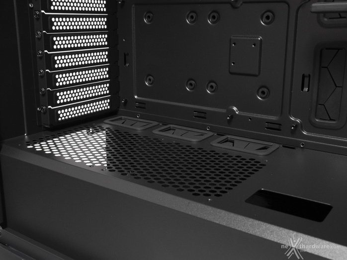 ANTEC P20C 3. Interno 7