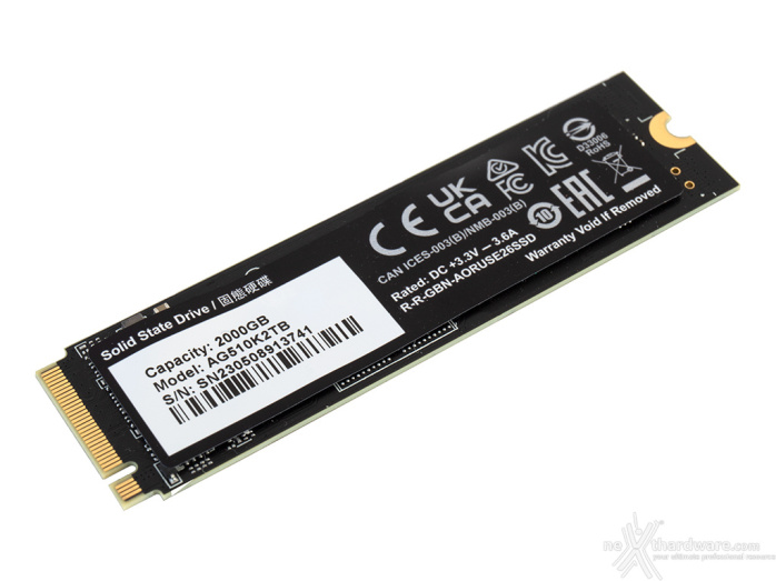 AORUS Gen5 10000 SSD 2TB 1. Visto da vicino 11
