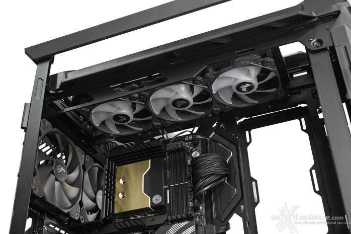 ASUS ROG Hyperion GR701 5. Installazione componenti 2