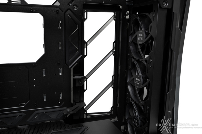 ASUS ROG Hyperion GR701 3. Interno 3