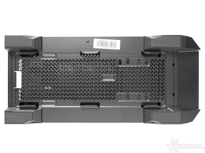 Antec Performance 1 FT 2. Esterno 18