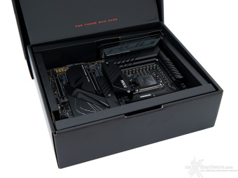 ASUS ROG MAXIMUS Z790 APEX ENCORE 2. Packaging & Bundle 4