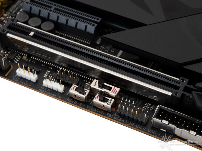 ASUS ROG MAXIMUS Z790 APEX ENCORE 6. Caratteristiche peculiari 5