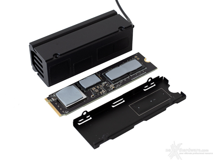 CORSAIR MP700 PRO 2TB 1. Visto da vicino 10