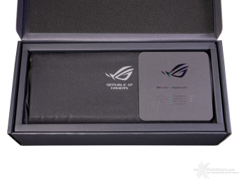 ASUS ROG Azoth 1. Packaging & Bundle 3