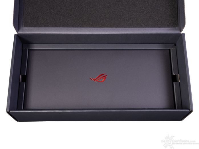 ASUS ROG Azoth 1. Packaging & Bundle 4