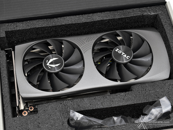 ZOTAC GeForce RTX 4070 SUPER Twin Edge 1. Packaging & Bundle 5