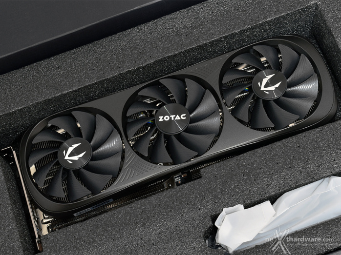 ZOTAC GeForce RTX 4070 Ti SUPER Trinity Black 1. Packaging & Bundle 5