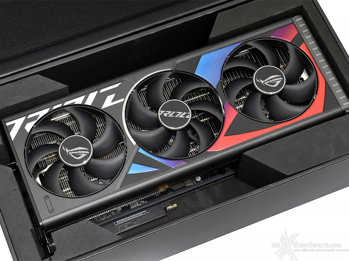 ASUS ROG Strix GeForce RTX 4080 SUPER OC 1. Packaging & Bundle 4