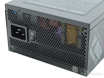 Cooler Master V Platinum 1600 V2 2. Visto da vicino 6