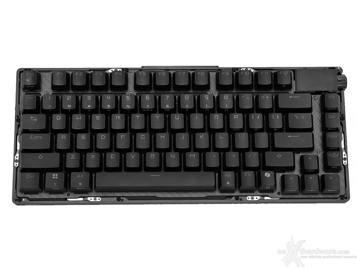 ASUS ROG Azoth Extreme 4. Vista da vicino - Teardown 3