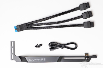 SAPPHIRE NITRO+ RX 9070 XT 2. Packaging & Bundle 6