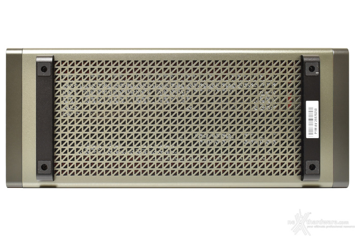 Antec Performance 1 M 2. Esterno 12
