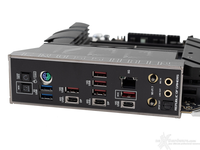 ASUS ROG CROSSHAIR X870E APEX 5. Connettività 24