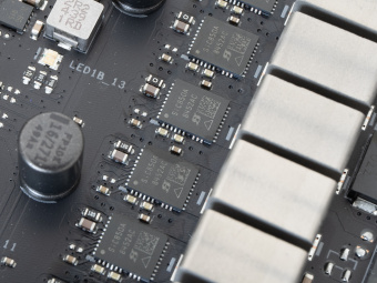 ASUS ROG CROSSHAIR X870E APEX 3. Vista da vicino - Parte prima 11