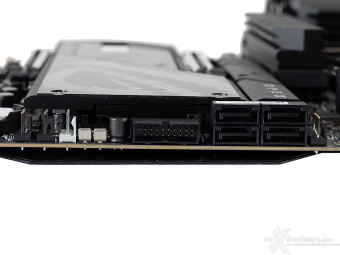 ASUS ROG CROSSHAIR X870E APEX 5. Connettività 14