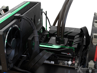 ASUS ROG CROSSHAIR X870E APEX 6. Caratteristiche peculiari 13