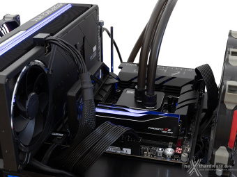 ASUS ROG CROSSHAIR X870E APEX 6. Caratteristiche peculiari 14