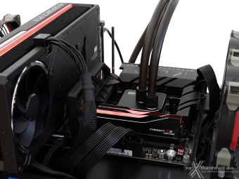 ASUS ROG CROSSHAIR X870E APEX 6. Caratteristiche peculiari 15
