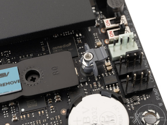 ASUS ROG CROSSHAIR X870E APEX 5. Connettività 4