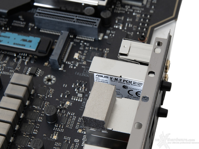 ASUS ROG CROSSHAIR X870E APEX 5. Connettività 21