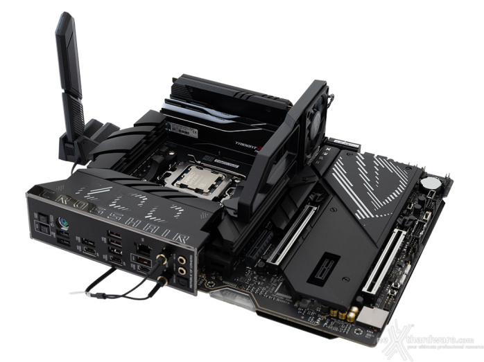 ASUS ROG CROSSHAIR X870E APEX 5. Connettività 18