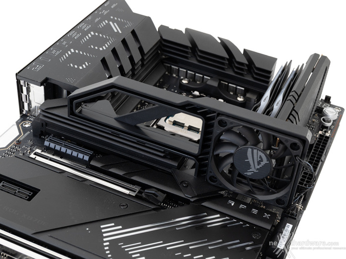 ASUS ROG CROSSHAIR X870E APEX 6. Caratteristiche peculiari 12