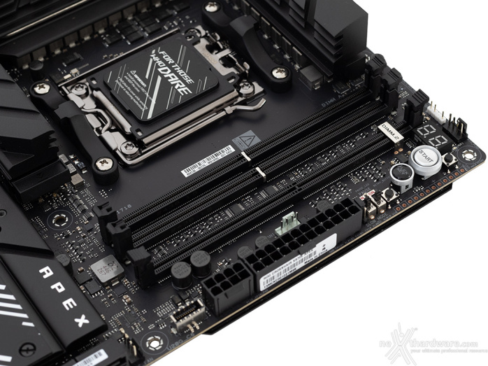 ASUS ROG CROSSHAIR X870E APEX 5. Connettività 6