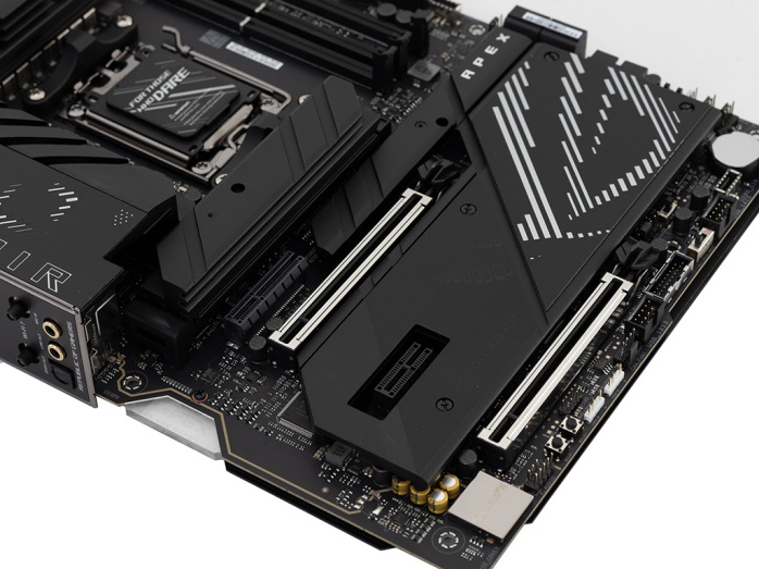 ASUS ROG CROSSHAIR X870E APEX 4. Vista da vicino - Parte seconda 12