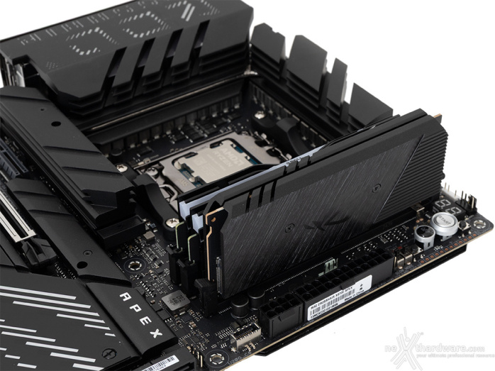 ASUS ROG CROSSHAIR X870E APEX 5. Connettività 11