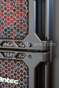 Antec Dark Fleet 85: il Twelve Hundred in veste gaming 4. Segni particolari 4