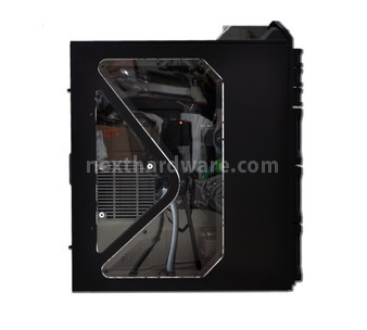 Antec Dark Fleet 85: il Twelve Hundred in veste gaming 2. Visto da vicino - Esterno 1