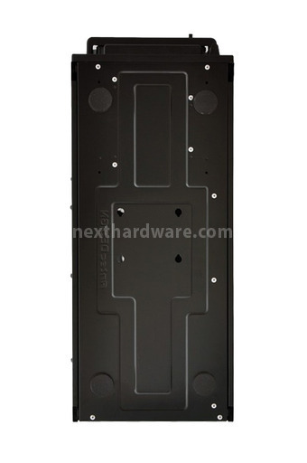 Antec Dark Fleet 85: il Twelve Hundred in veste gaming 2. Visto da vicino - Esterno 6