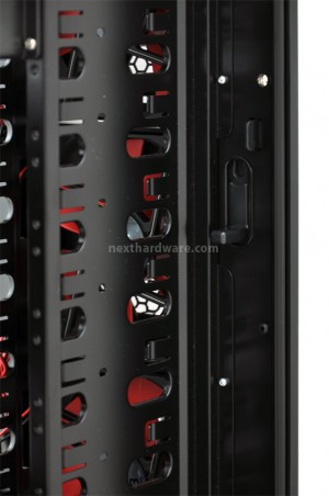 Antec Dark Fleet 85: il Twelve Hundred in veste gaming 3. Visto da vicino - Interno 3