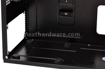 Antec Dark Fleet 85: il Twelve Hundred in veste gaming 3. Visto da vicino - Interno 6