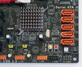 ECS A880GM-AD3 e ECS A890GXM-A 1. ECS A880GM-AD3 4