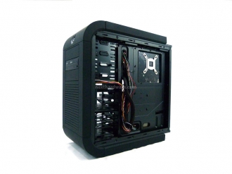 BitFenix Survivor 5. Montaggio componenti 2