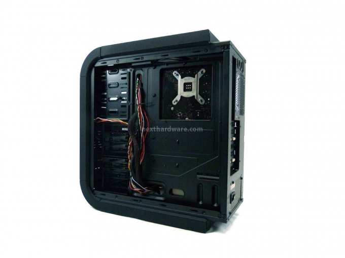 BitFenix Survivor 5. Montaggio componenti 3