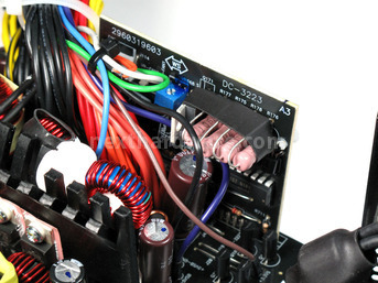 Antec High Current Gamer 900 watt 4. Interno: componentistica & layout 9