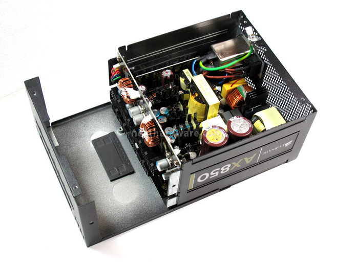 Corsair AX-850 4. Interno: componentistica & layout 1