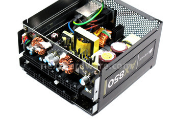 Corsair AX-850 4. Interno: componentistica & layout 2